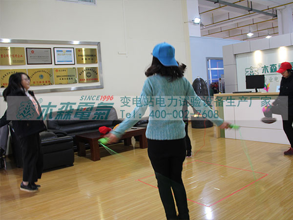 木森電氣冬季趣味運(yùn)動(dòng)會(huì)羽毛球現(xiàn)場(chǎng)